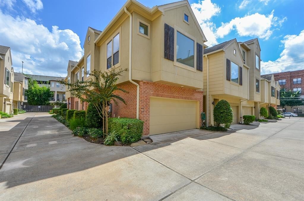 Foto principal - 3834 Center St