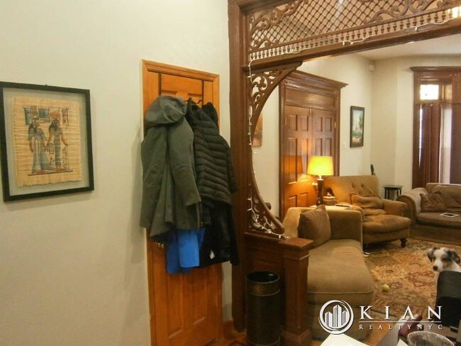 Fotografía del edificio - 171 Kingston Ave