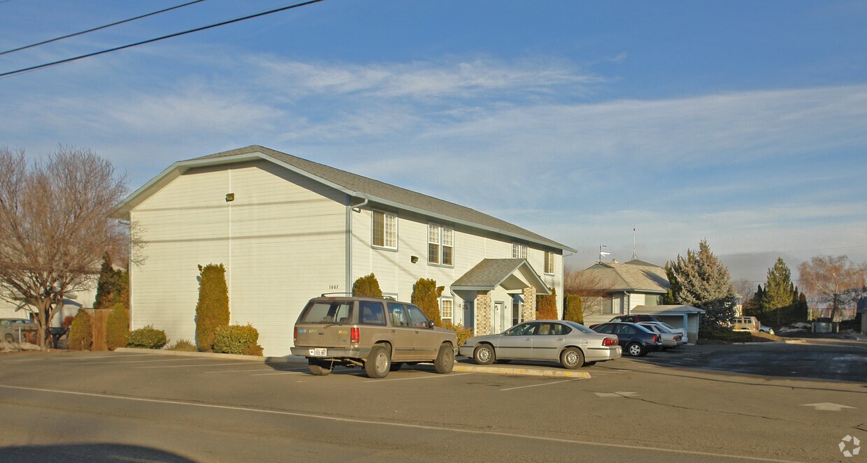 10051007 S 48th Ave, Yakima, WA 98908 Apartments in Yakima, WA