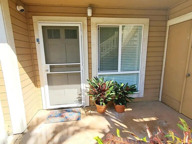 Your new home! - 140 Uwapo Rd