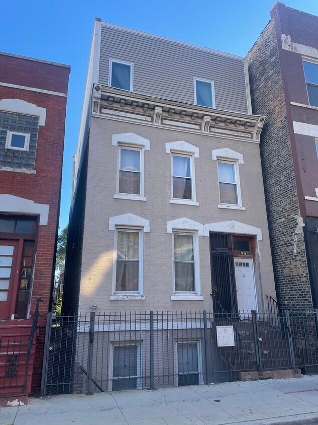 Foto principal - 1635 W North Ave