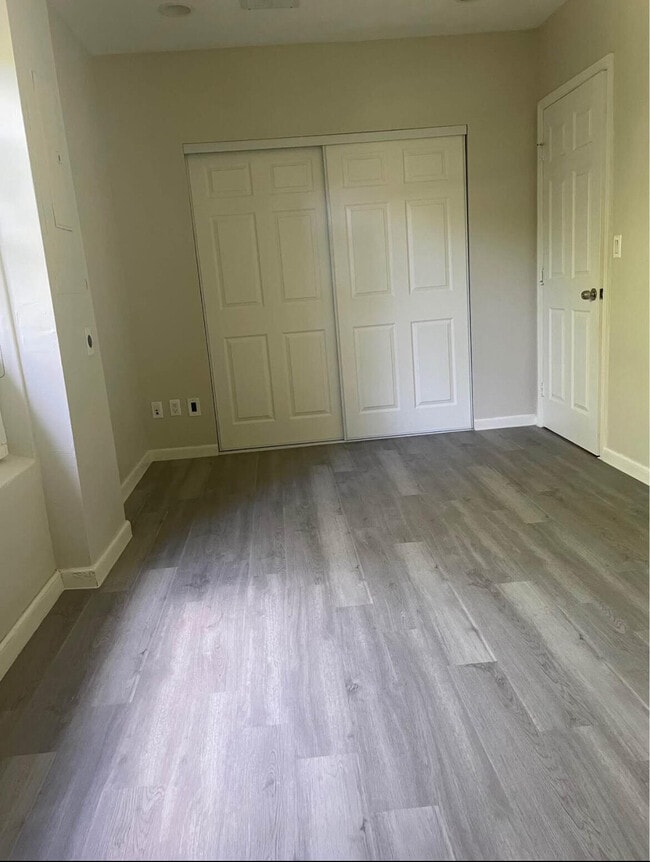 Building Photo - 1690 Corsica Dr