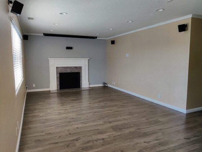 Foto del edificio - Gorgeous 3 bedrooms 2 bath Hayward home