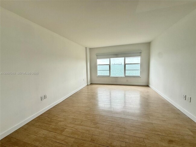Building Photo - 11111 Biscayne Blvd