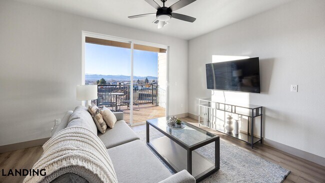 Foto del edificio - 300 E Fremont Pl