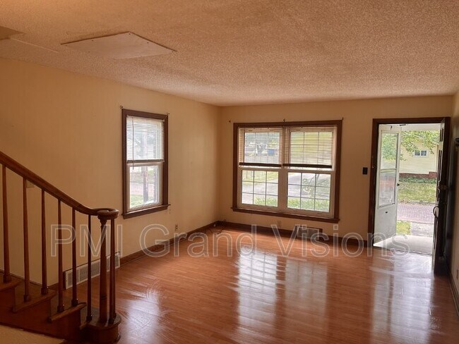 Building Photo - 1512 Oklahoma