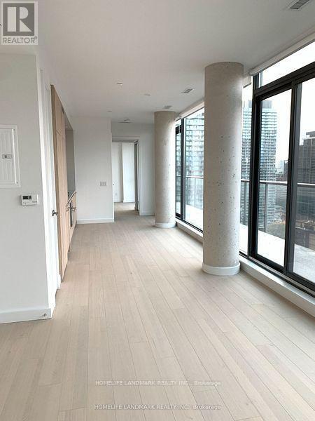 Building Photo - 81 Wellesley St E