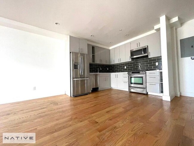 Building Photo - 1 bedroom in Flushing NY 11385