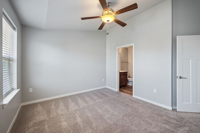 Foto del interior - Cove at Kettlestone Townhomes