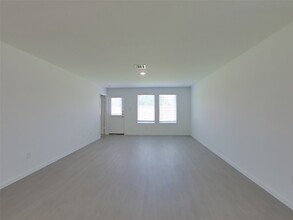 Building Photo - 3065 Dawn Sound Dr