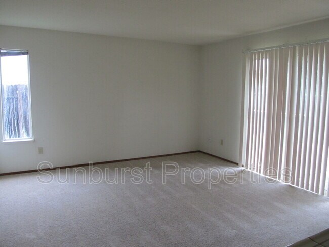 Foto del edificio - 508 Oakborough Ave