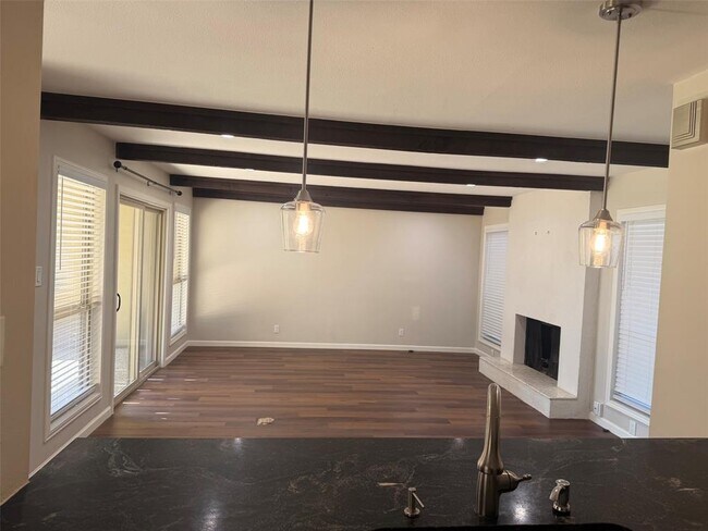 Building Photo - 224 Lido St