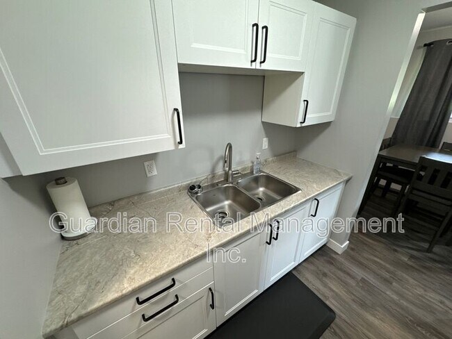 Photo du bâtiment - 117 Centennial Dr