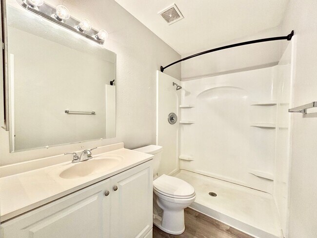 Foto del edificio - 3604 Ketch Ave