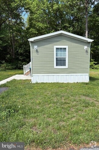 Building Photo - 17 Loxley Ln