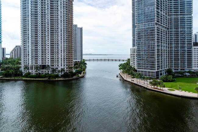 Foto del edificio - 300 Biscayne Blvd Way