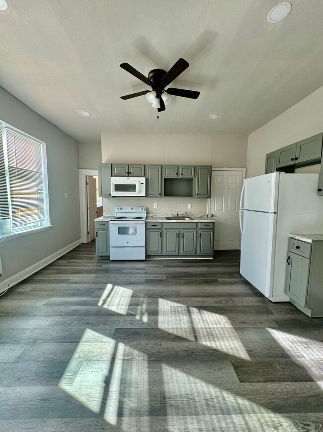 Foto del edificio - 4818 N 13th St