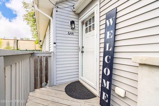 Building Photo - 644 Capstan Ave