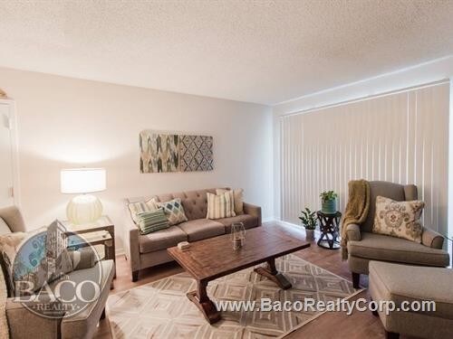 Foto del edificio - 302 Sutters Mill Ln