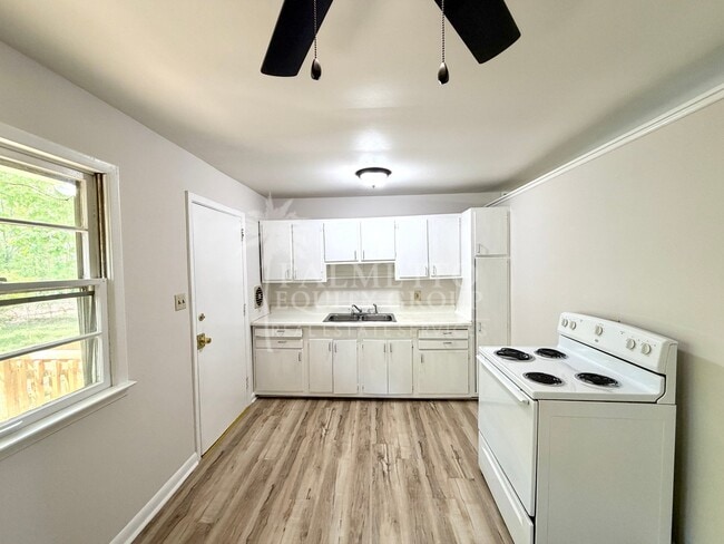 Foto del edificio - 4224 Kildare Dr