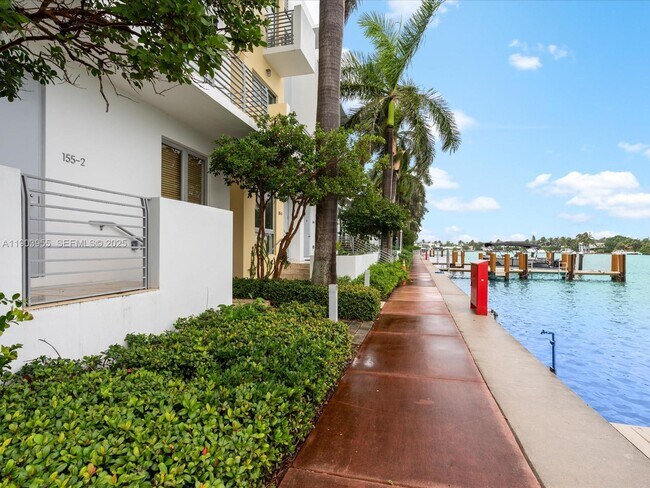 Foto del edificio - 155 N Shore Dr