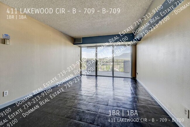 Building Photo - Highrise condo with views and all utilitie...