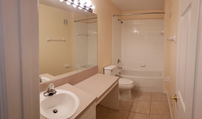 Foto del edificio - 2807 Fan Palm Dr