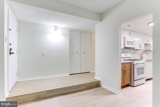 Foto del edificio - 11823 Breton Ct