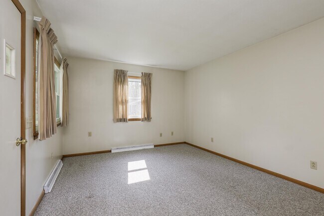 Foto del edificio - 3300 Twin Hill St