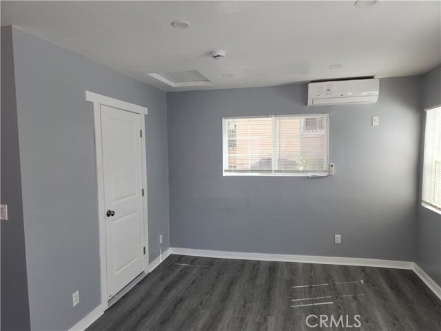 Foto del edificio - 1825 S Van Ness Ave