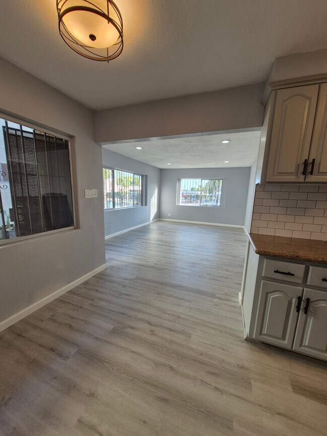 Photo - 404 N Garfield Ave Apartments