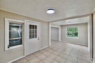Building Photo - 823 N Arlington Ave