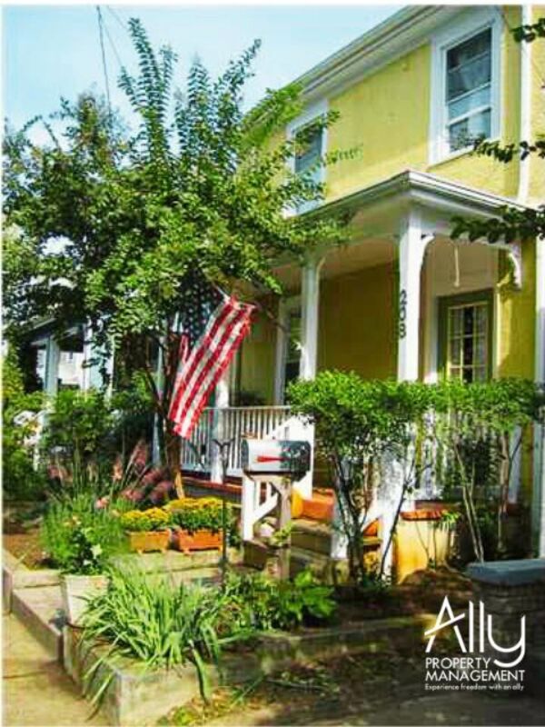 Primary Photo - 208 6th St NW