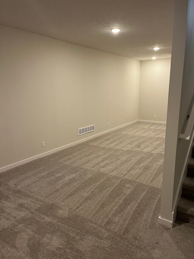 Foto del edificio - Brand-New Ranch in Papillion | 4BR + Finished Basement + Deck + All-Inclusive Amenities