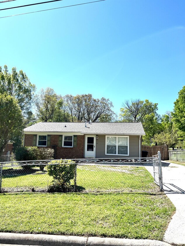 Primary Photo - 2710 Nash St