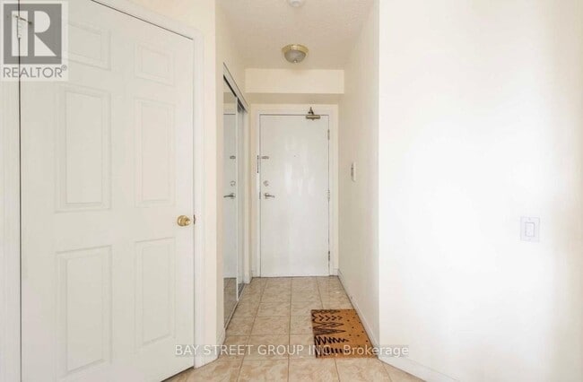 Building Photo - 911-33-2033 Empress Ave