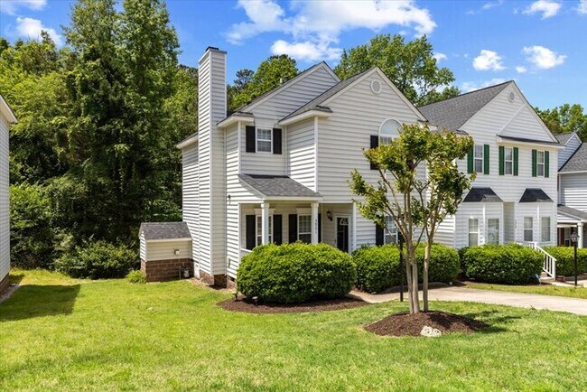 Building Photo - Beautiful Raleigh Town Home For Rent