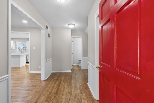 Building Photo - 6201 Hagan-Stone Park Rd