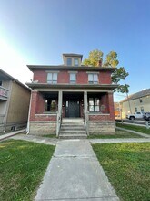 Building Photo - 194 E 14th Ave