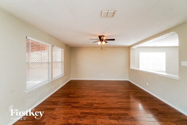 Foto del edificio - 10235 Timber Country