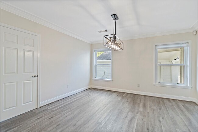 Building Photo - 2530 Wordsworth St