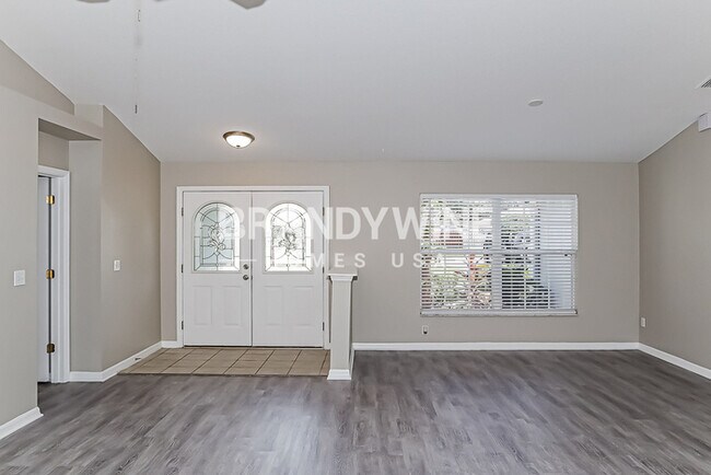 Building Photo - 10938 Crescent Ridge Loop