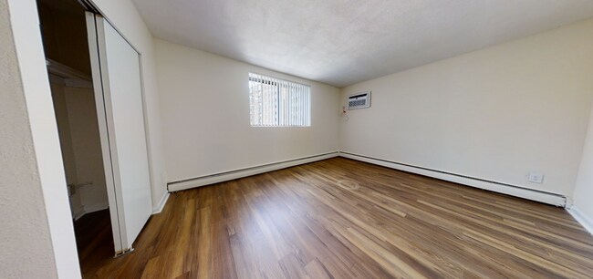 Foto del edificio - 24 Whites Ave