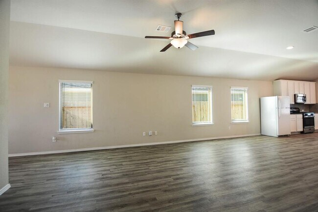 Foto del edificio - 21434 Holly Heights Rd