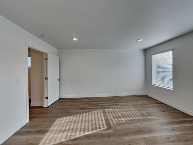 Building Photo - 3022 85th Dr NE
