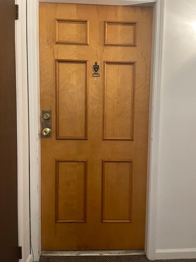 Foto del edificio - 5285 Portland St