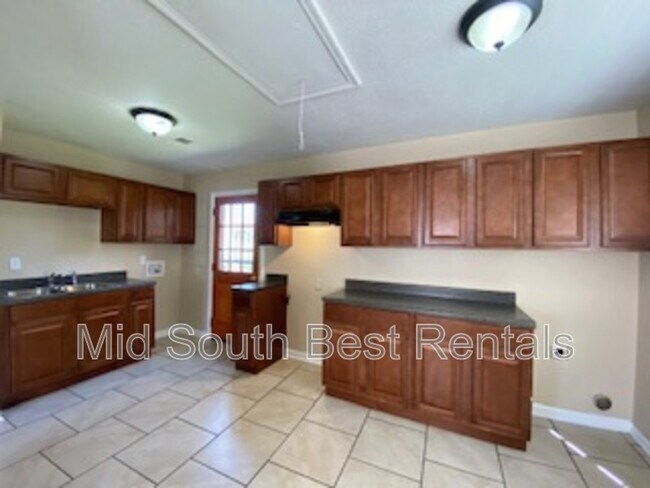 Foto del edificio - 2596 Callie Rd