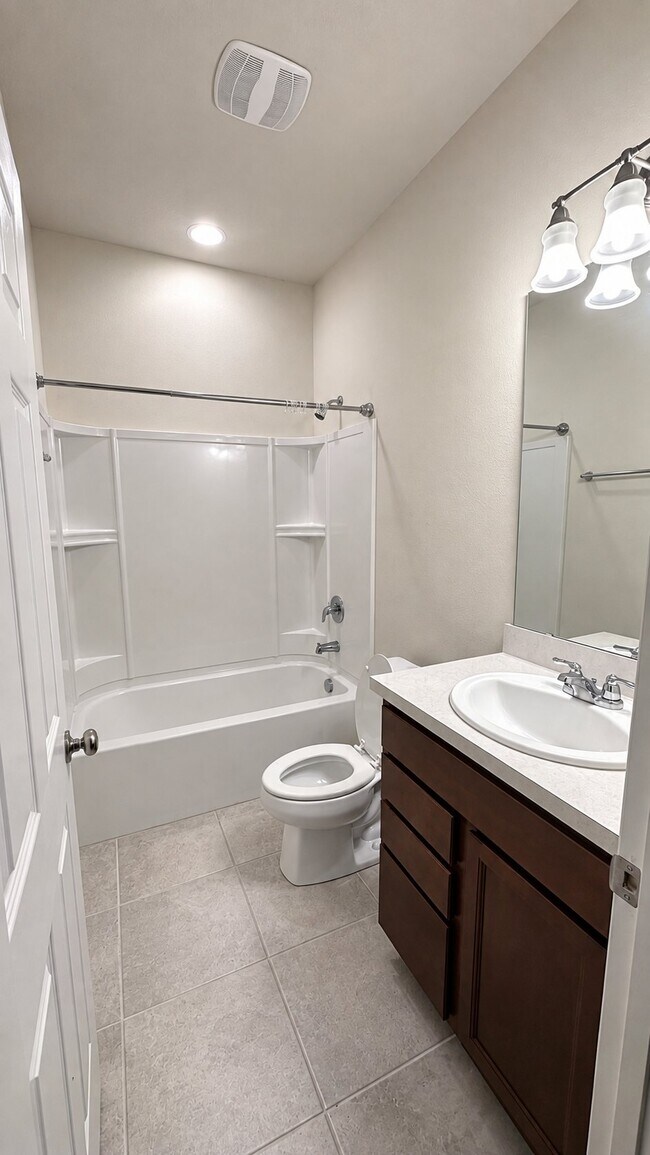 Foto del edificio - 2634 E Lake Pointe Dr