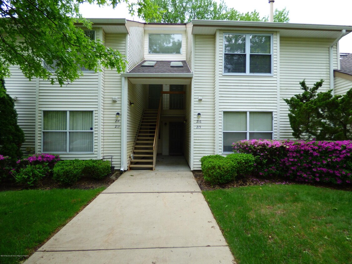 216 Ravenswood Rd, Englishtown, NJ 07726 House Rental in Englishtown