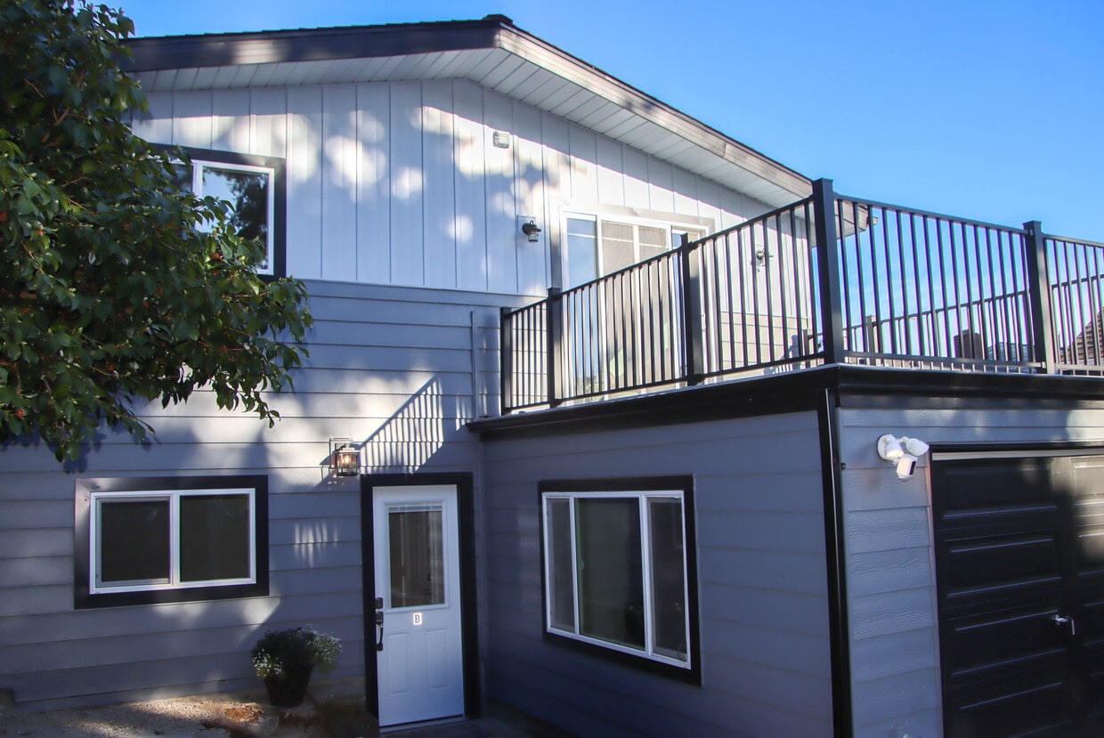 Primary Photo - 8843 18th Ave SW